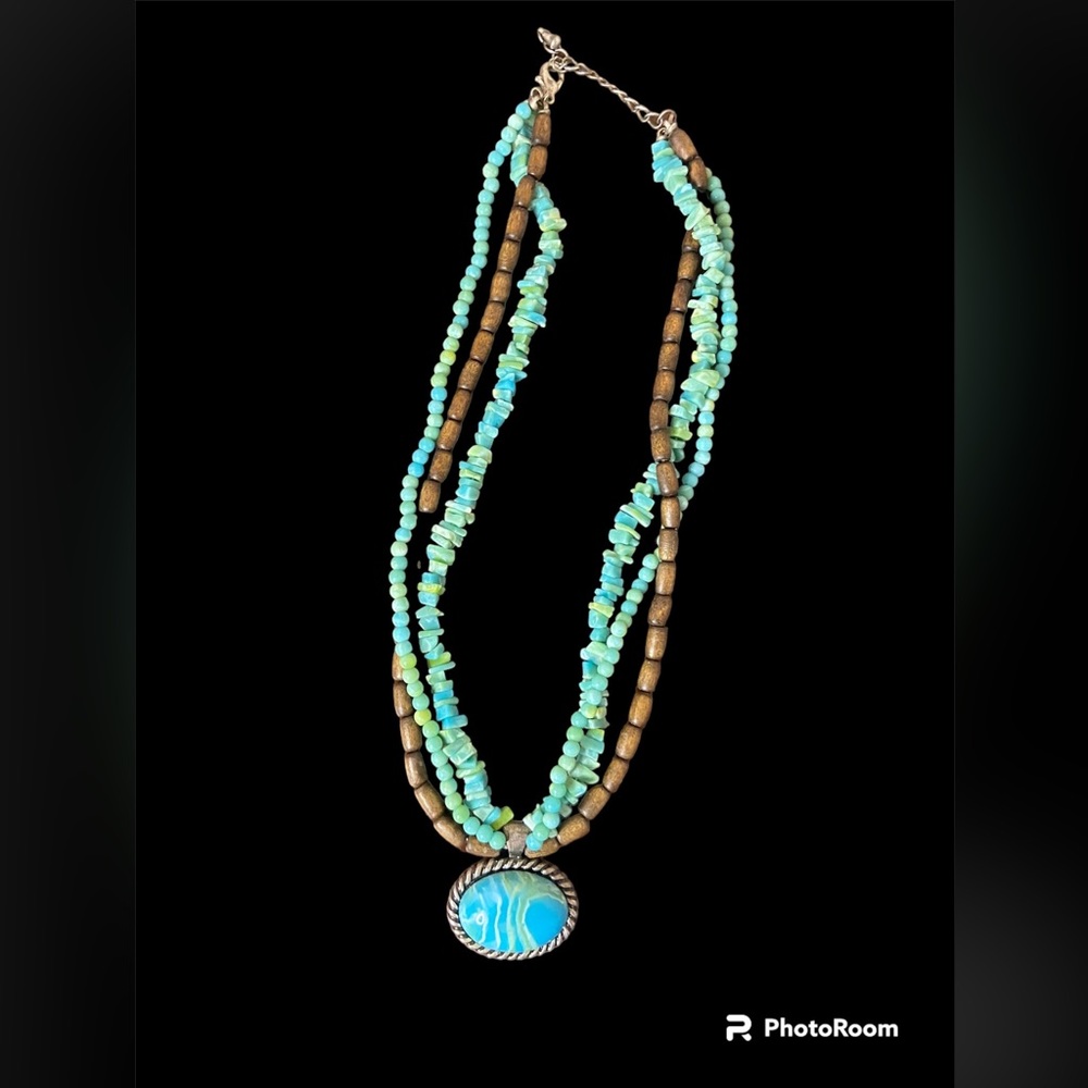 Chunky layered necklace with Faux Turquoise Pendant.